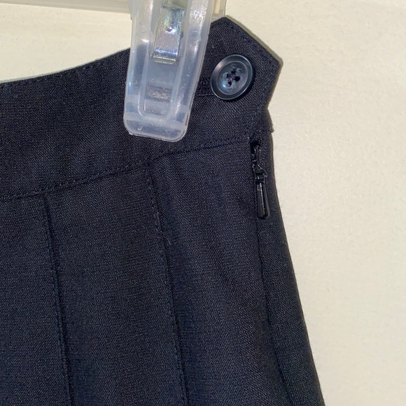 ⭐️ Host Pick ⭐️ Cute Aritzia Talula Black Pleated Skirt Size 6 - Picture 5 of 8